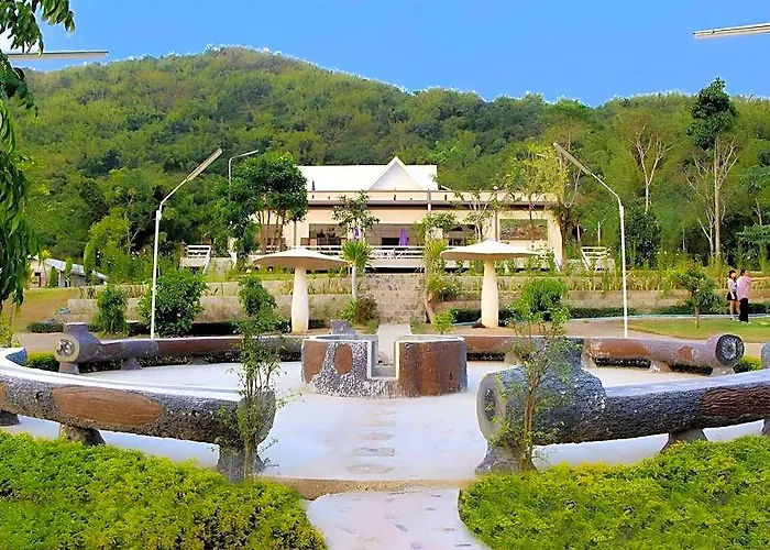 โรงแรม Pattharapuri Valley 2*