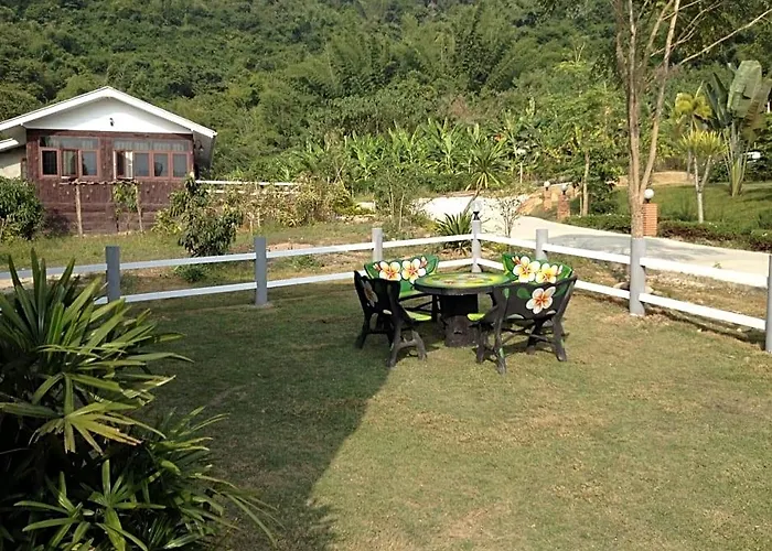 โรงแรม Pattharapuri Valley สวนผึ้ง