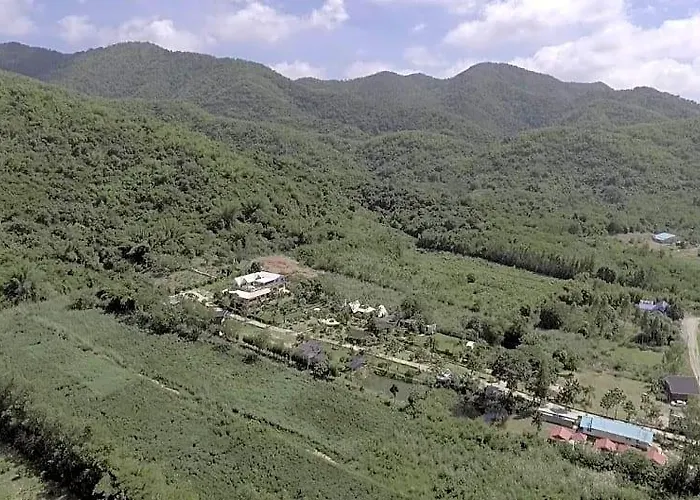 Pattharapuri Valley โรงแรม 2*